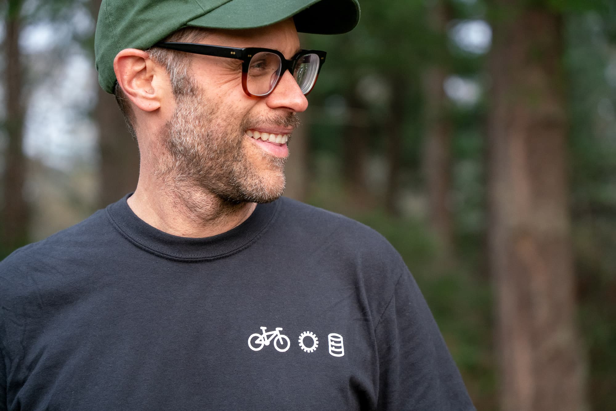 barry wearing tee