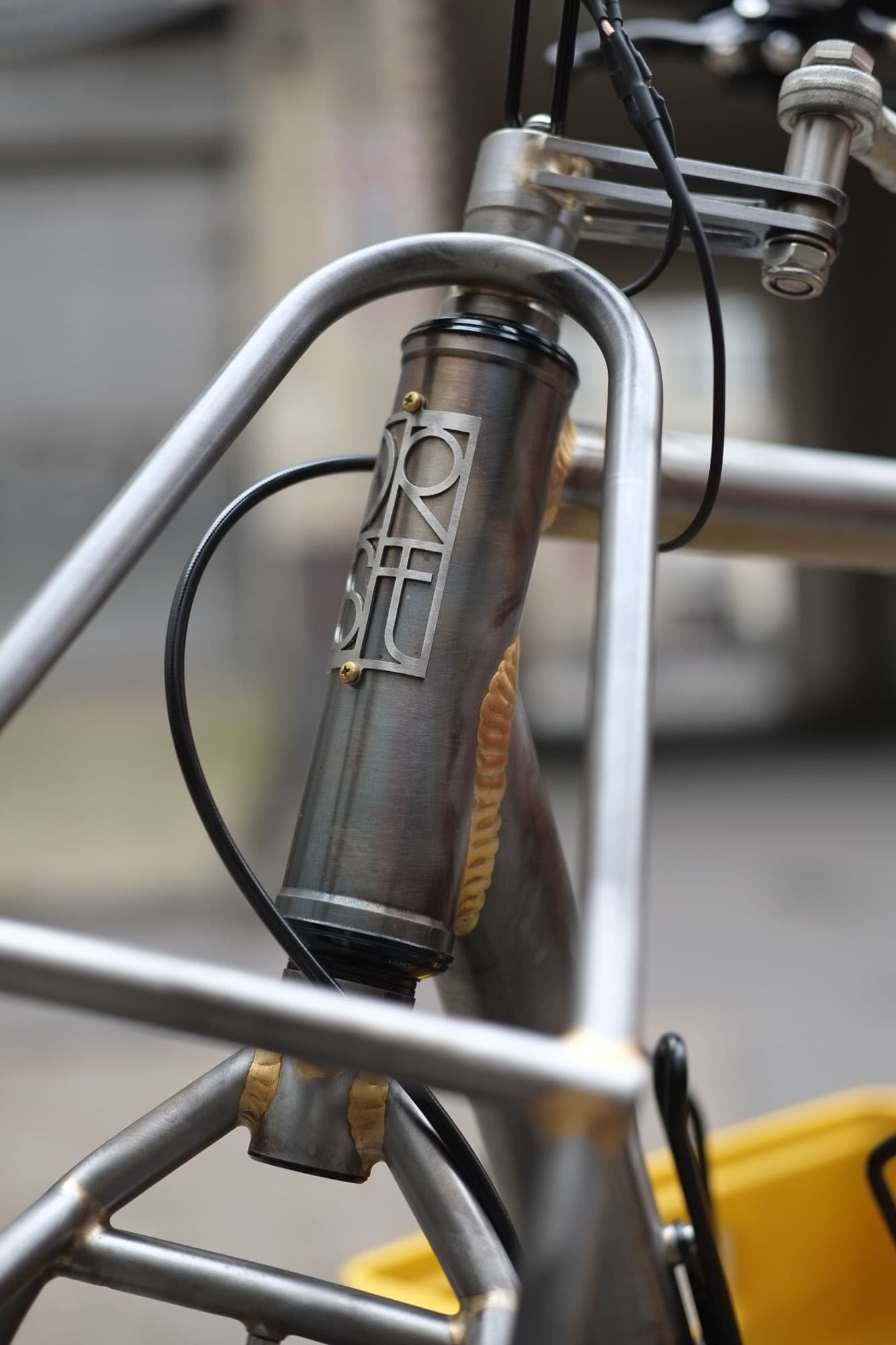 headset mechanism