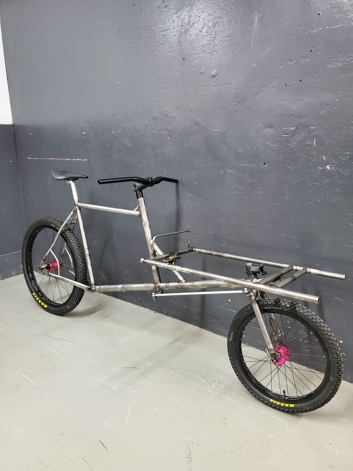 The cargo biek before is yellow coat.
