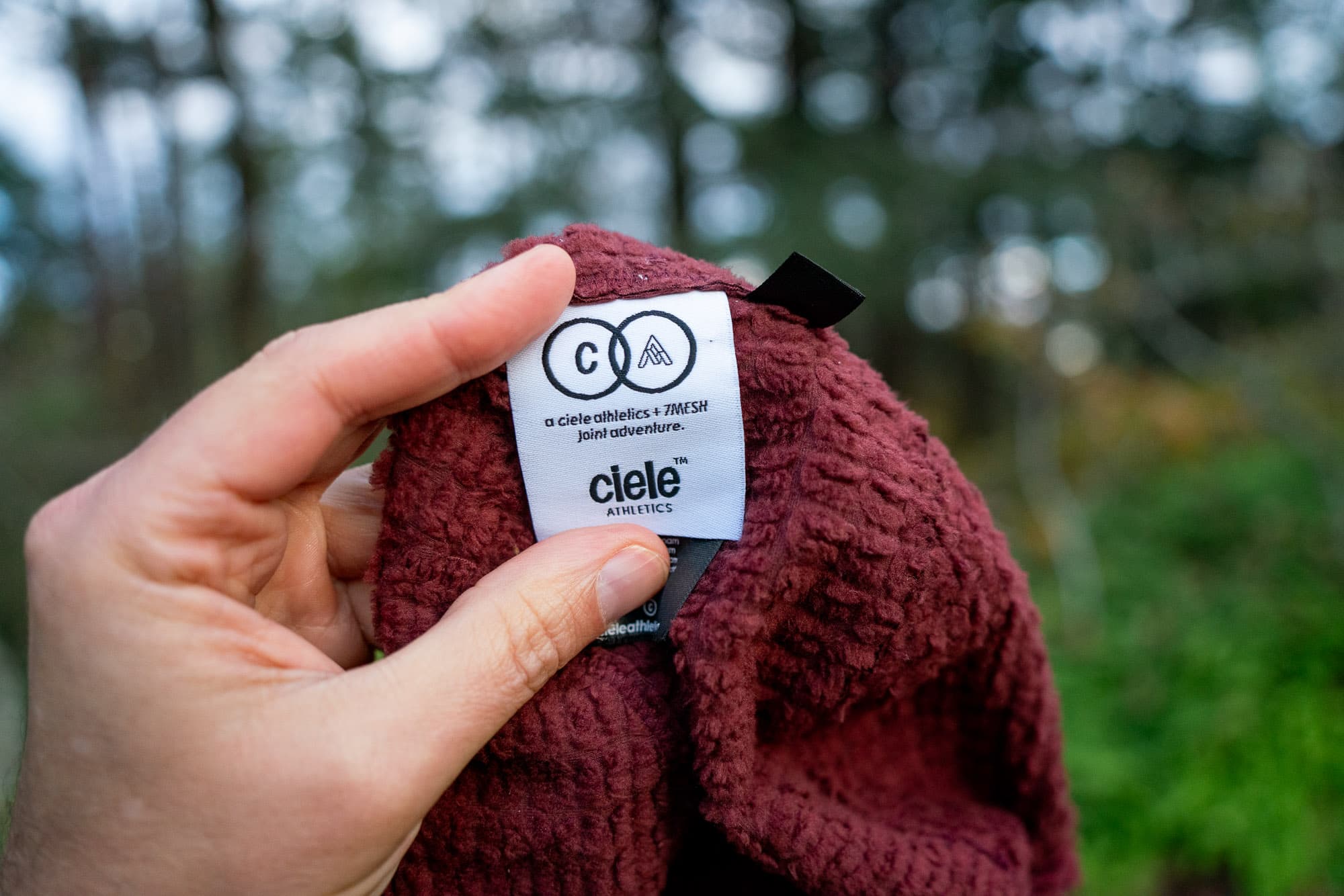 The caps label mentioning the Ciele and 7Mesh partnership.