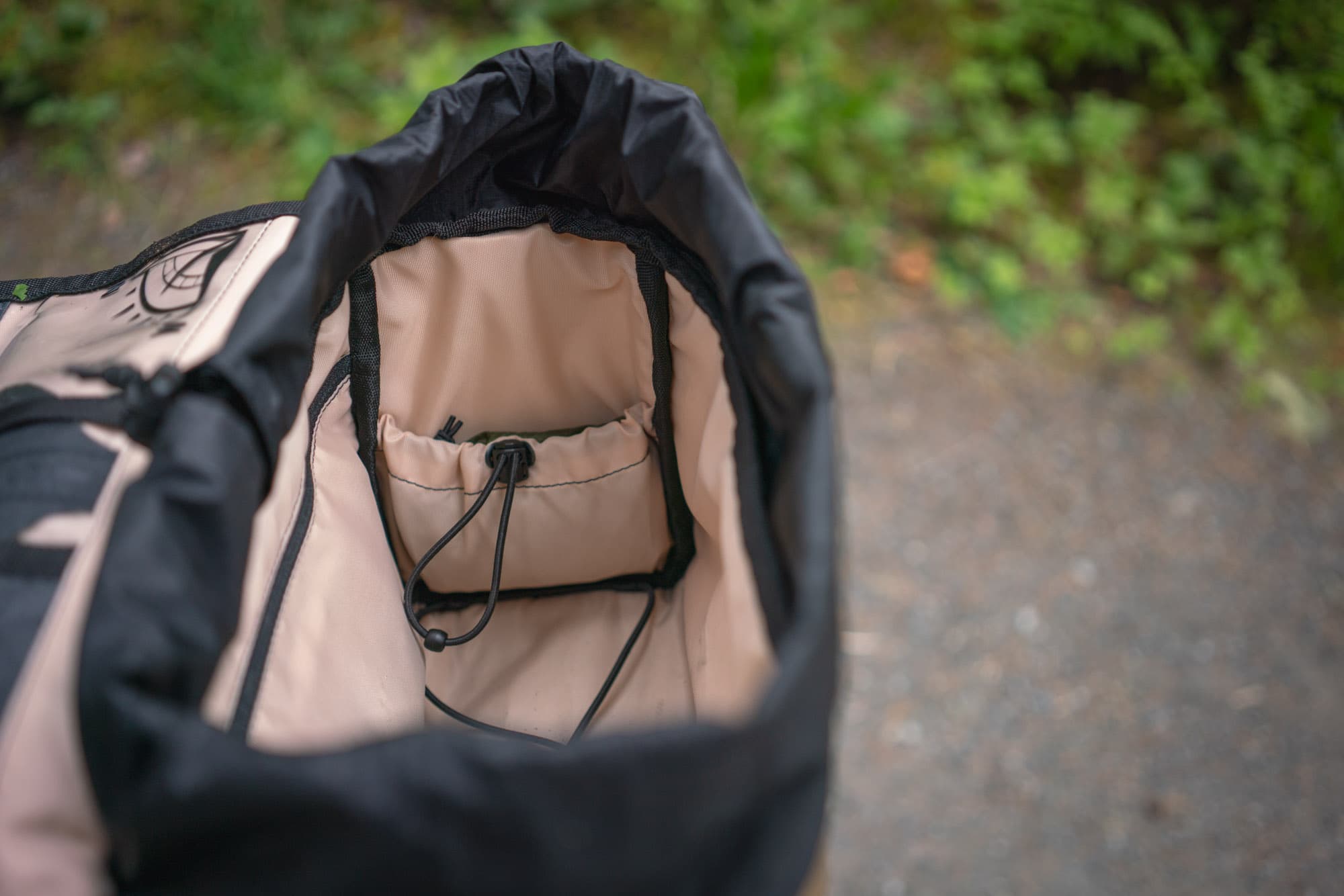 The inner side pocket.