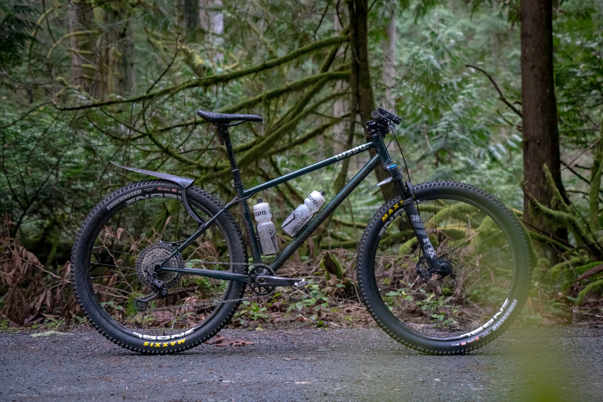 The Win Wing and WZRD ready for a rip.