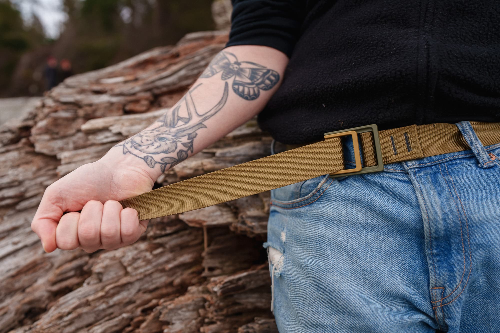 Cinching up an Austere lock belt.