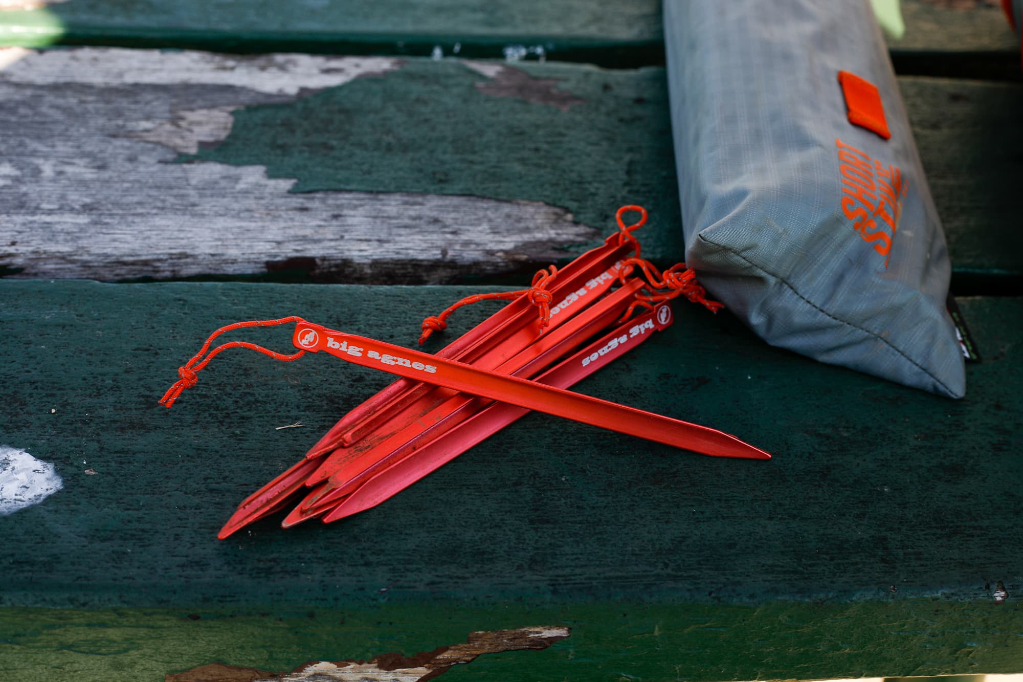 pegs