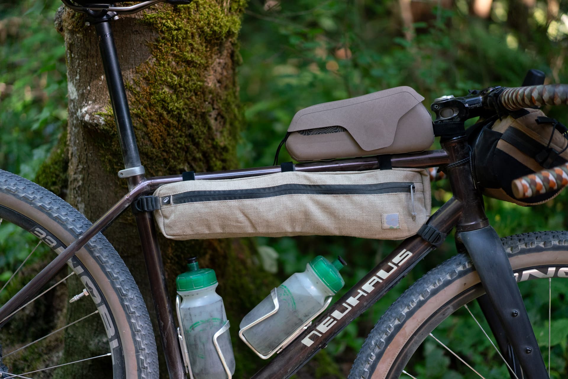 Decathlon Half-Frame Linen Bag: The Right Amount of Bag