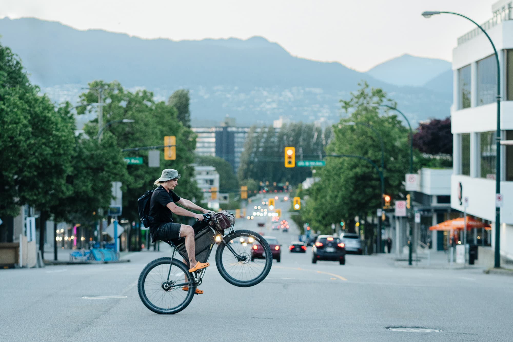 dirtsloth wheelie