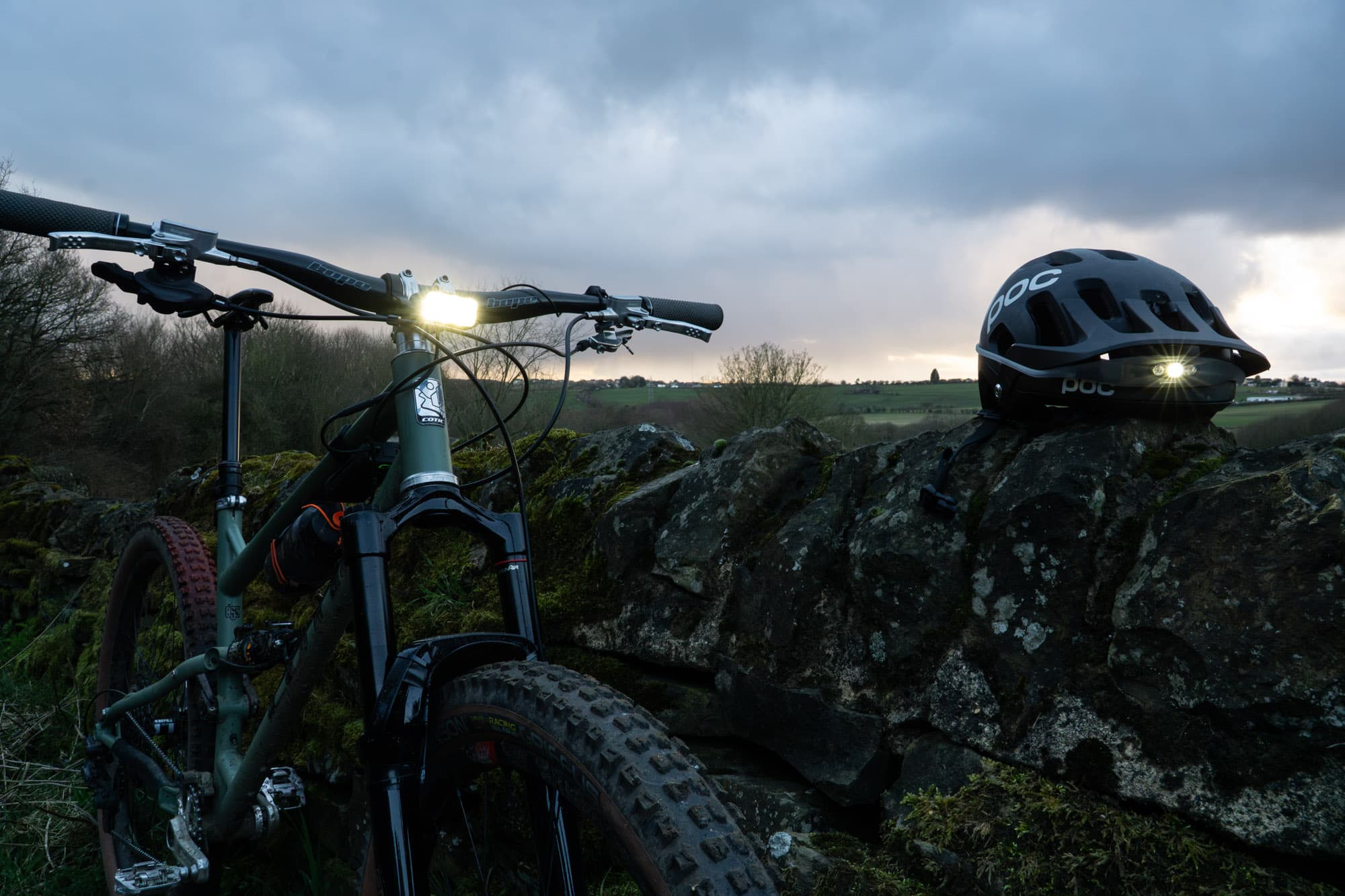 The Knog Full-Monty Lighting Setup: Blinder X 2300, R-150 & Bandicoot 250