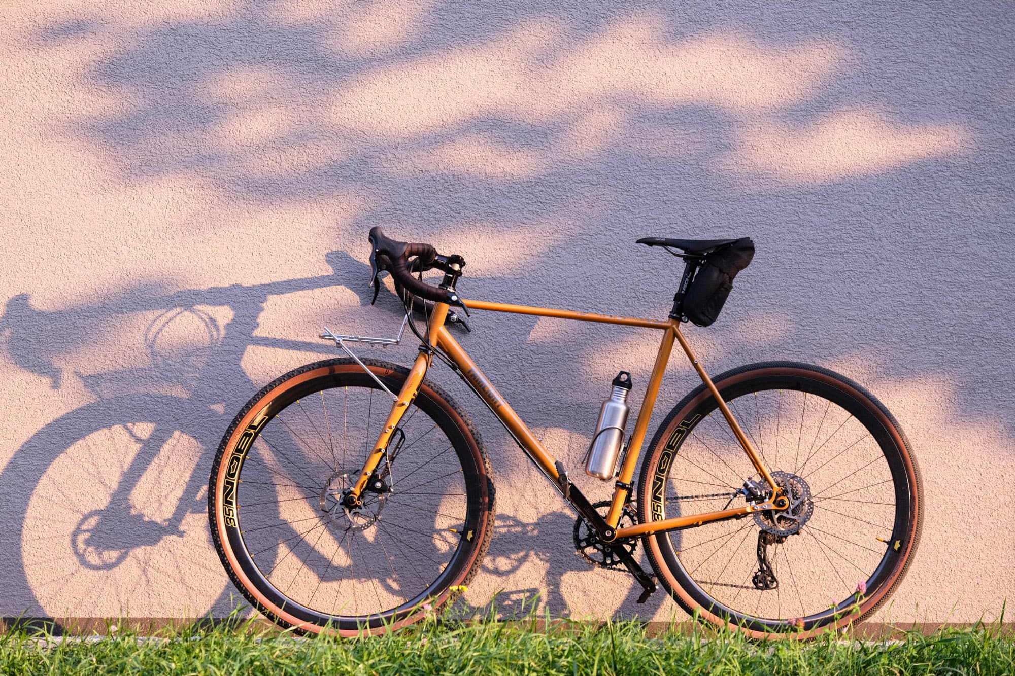 Geralds Faran against the wall.