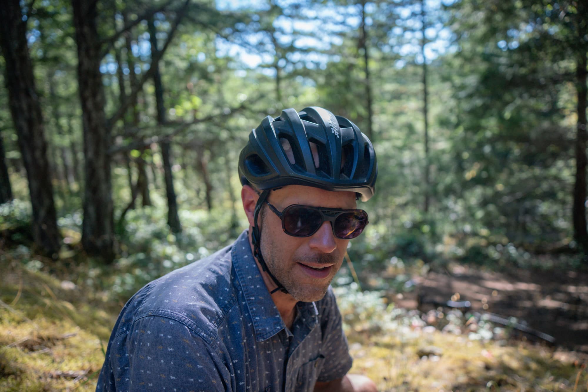 Ombraz Cammina with helmet on.