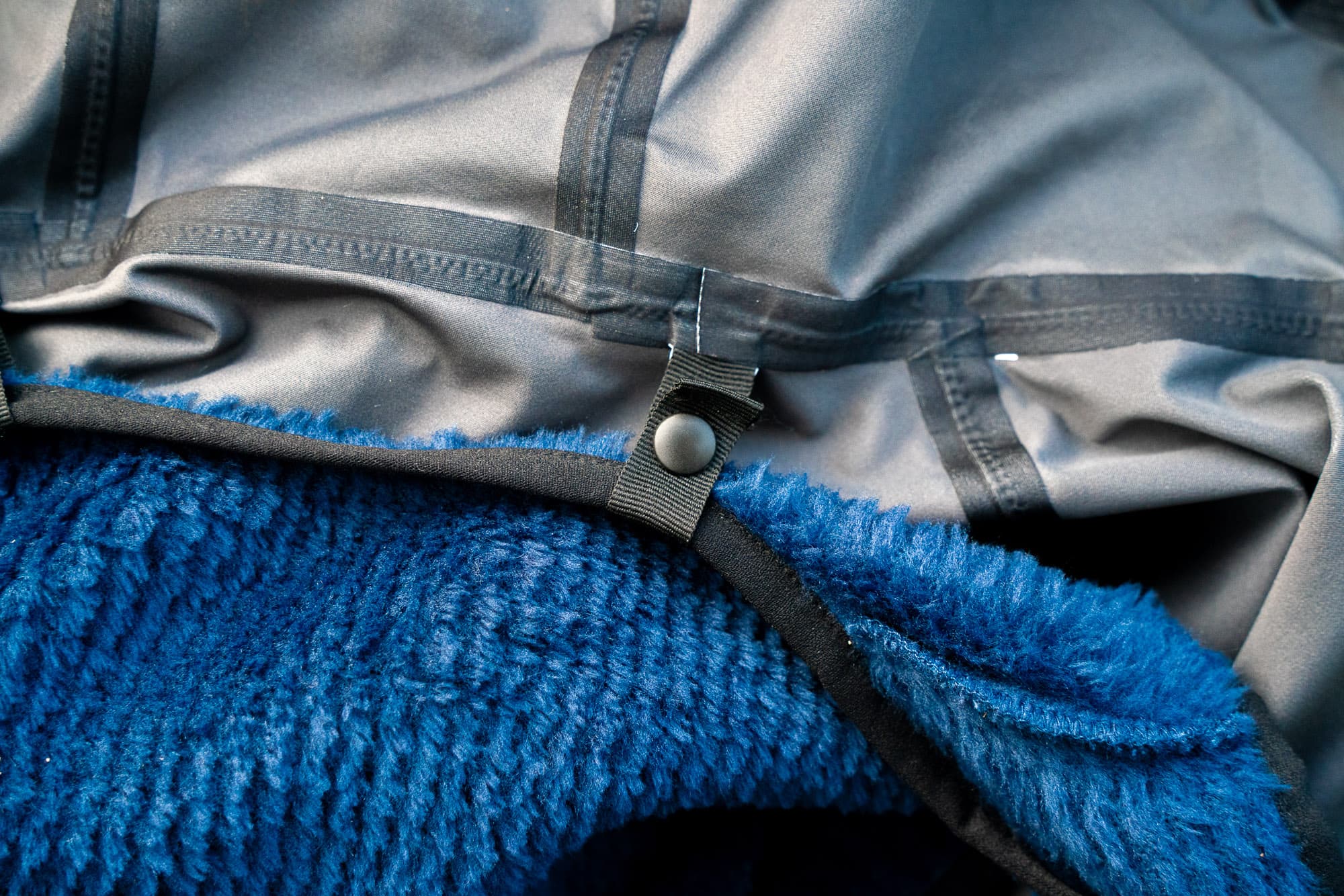vest clasps