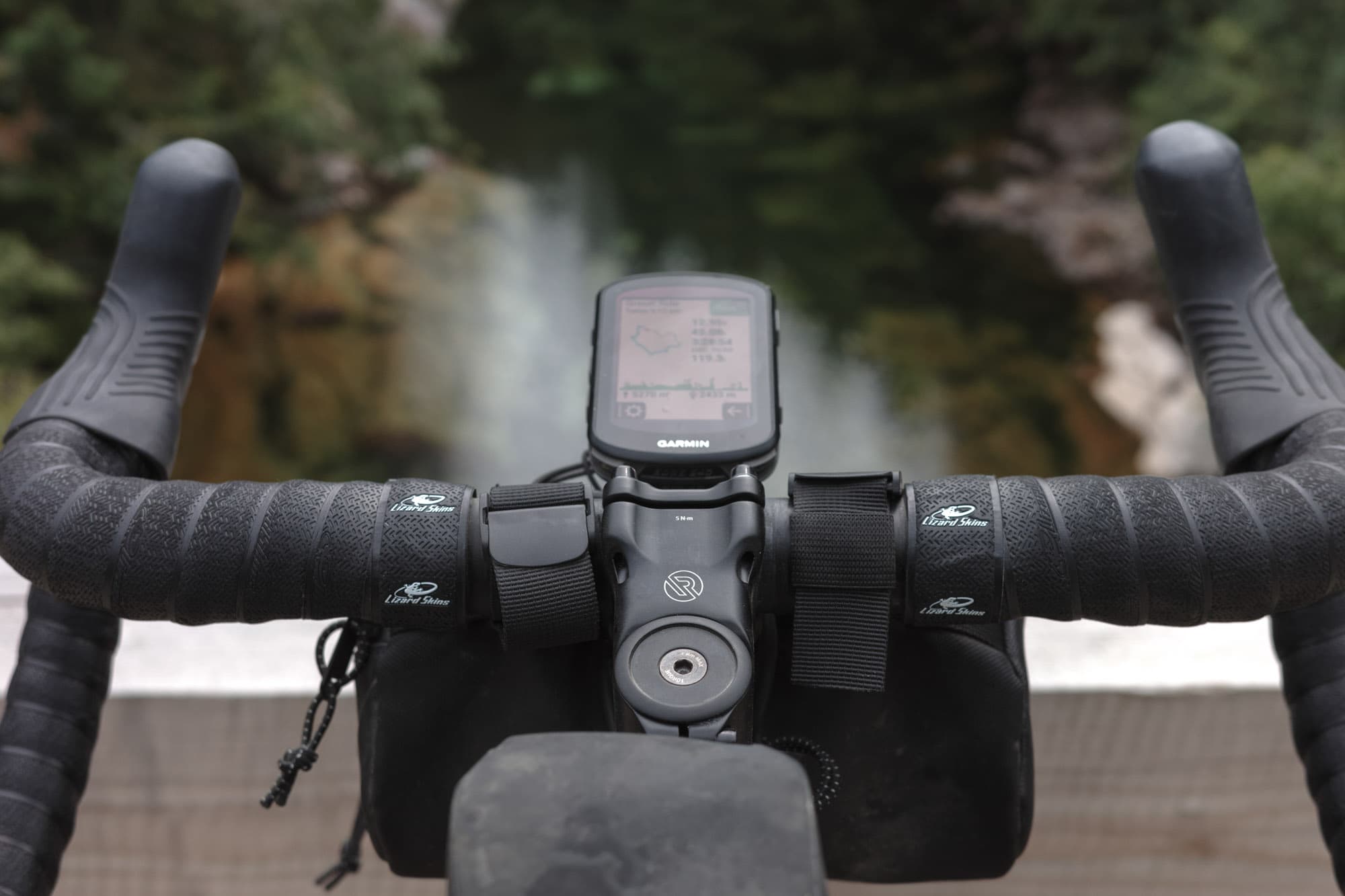 Redshift Shockstop Suspension stem cockpit view.