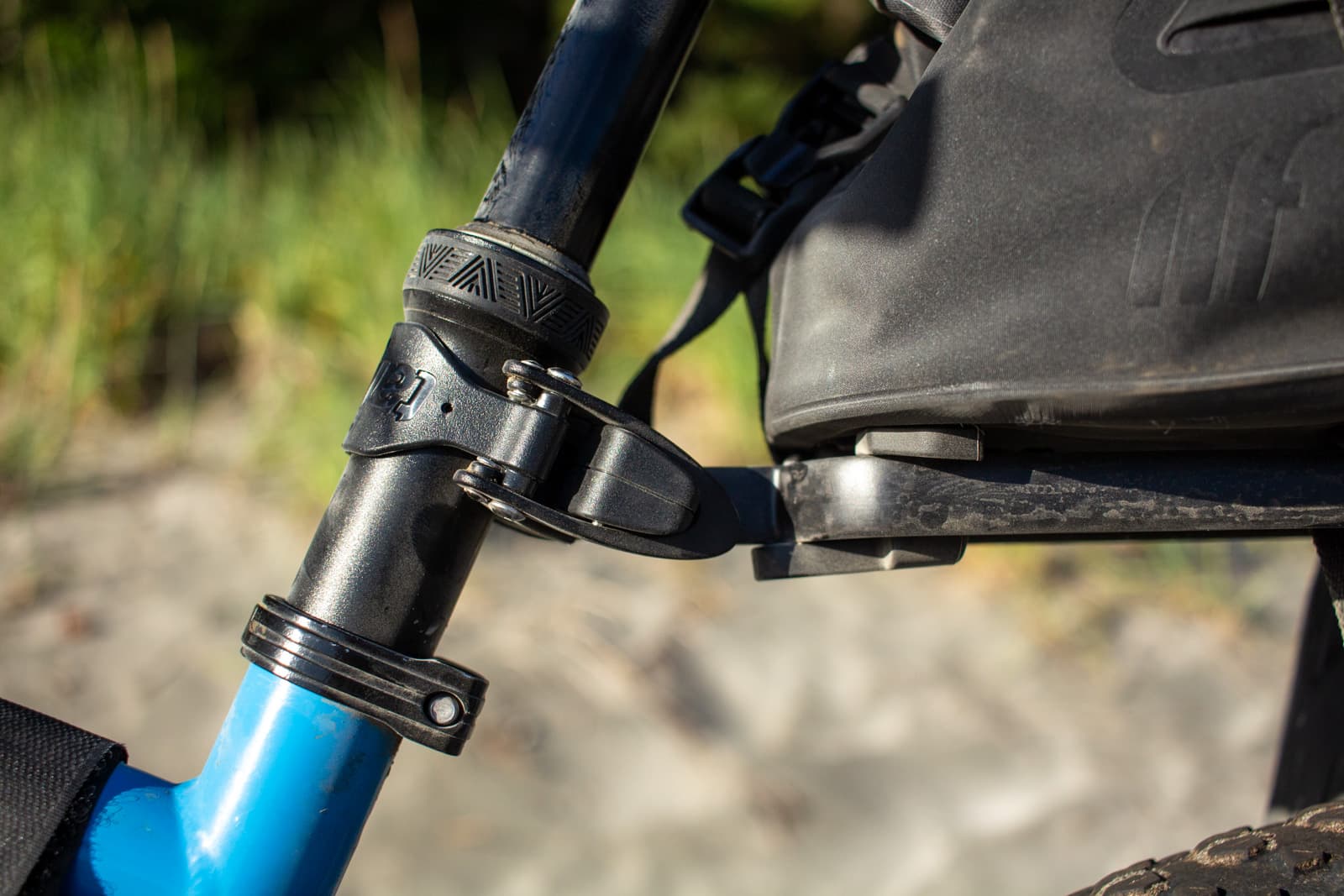 seatpost connector pins