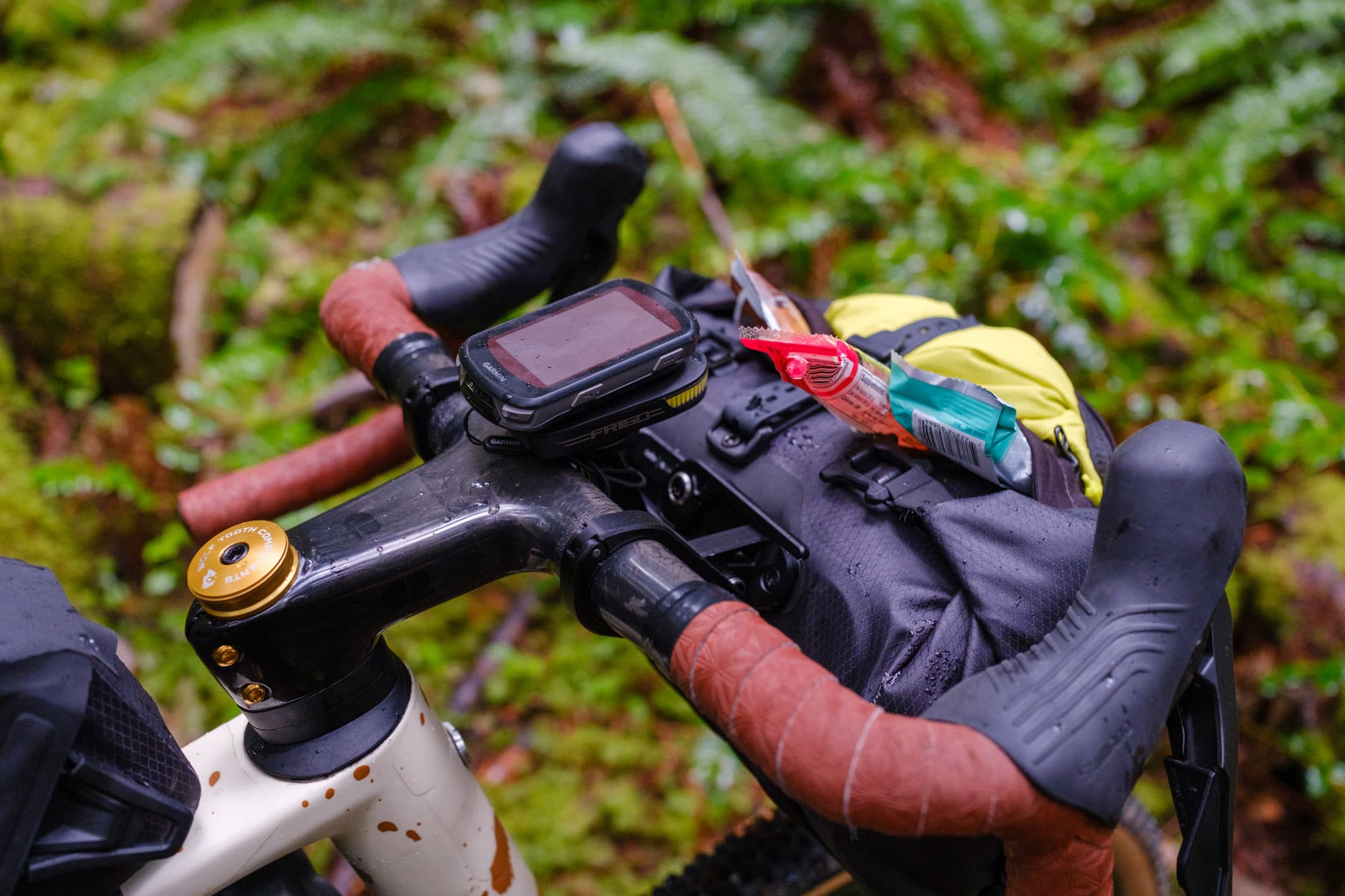 Jeffs cockpit with his Tailfin Bar Bag.