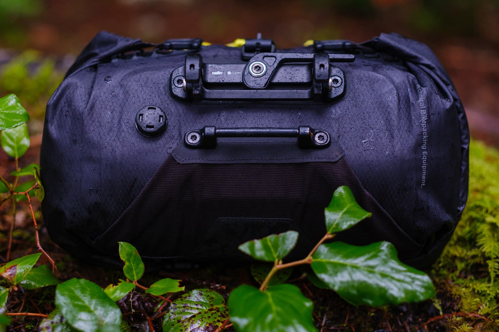 The Tailfin Bar Bag clamp system.