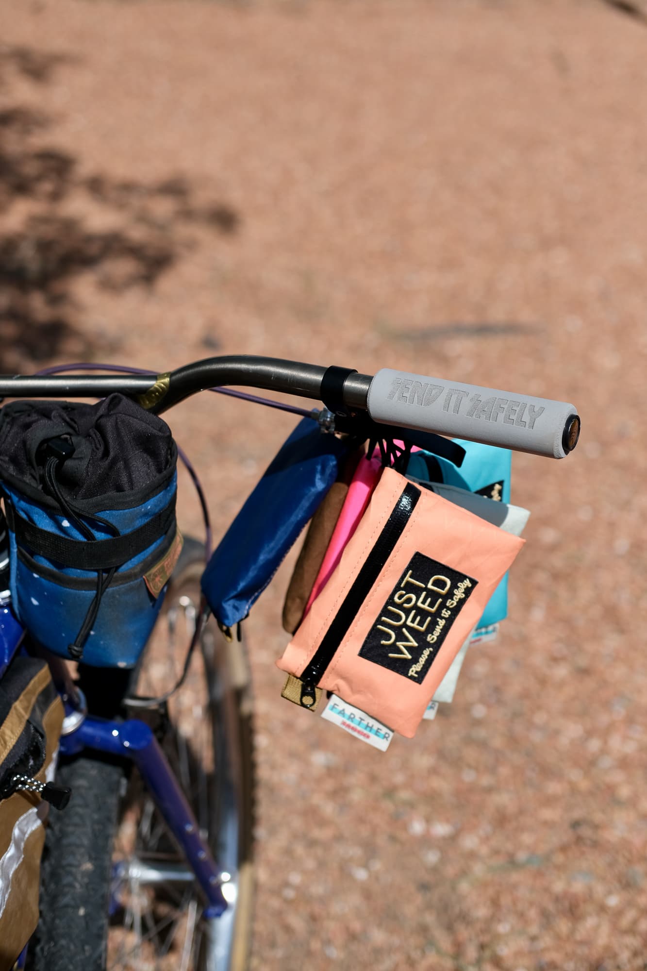 trail purses grips