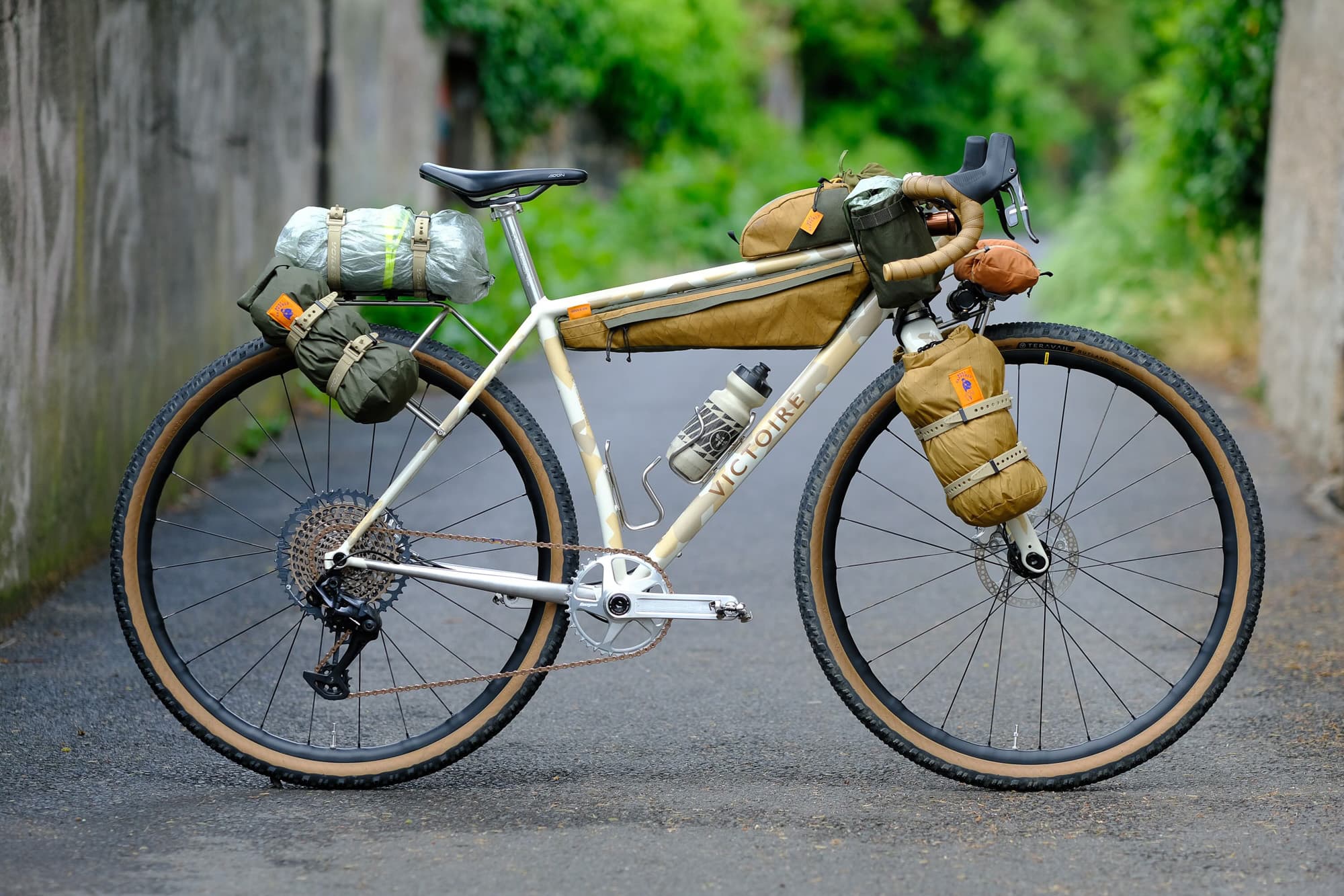 A totally bagged out Victoire.