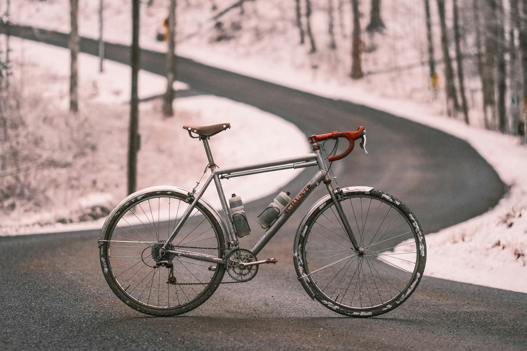 Ronnies Crust bike on a winter road.