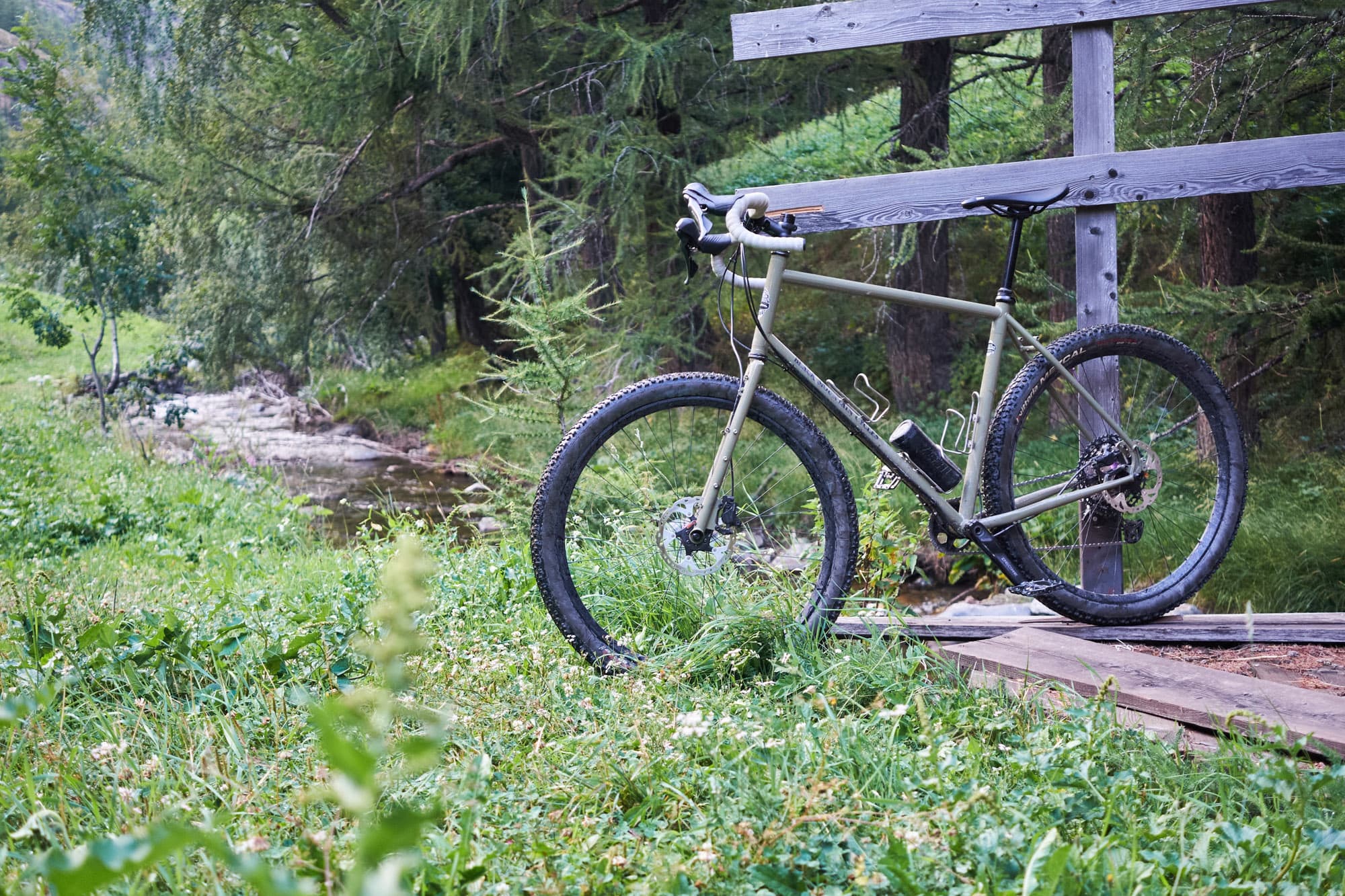 A side view of the Black Mountain Cycles La Cabra.