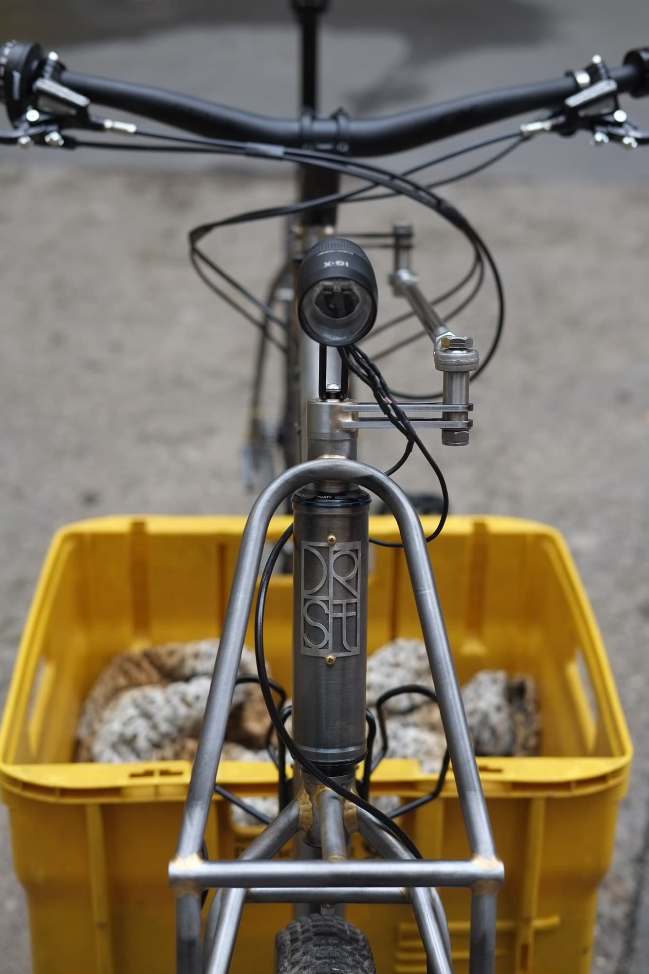 drust logo on headtube