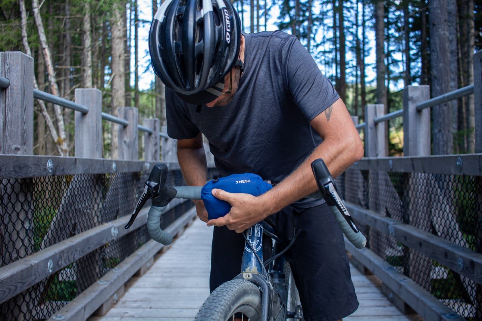 barry strapping to handlebars