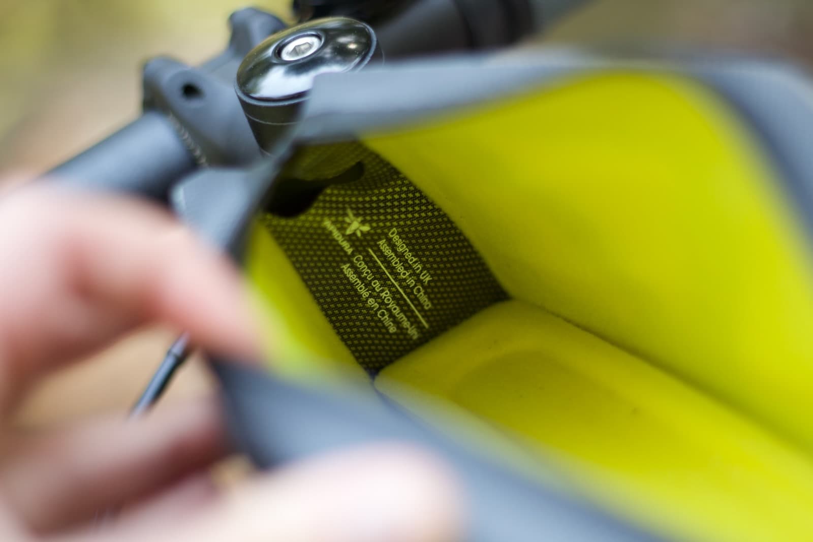 apidura bradnd color