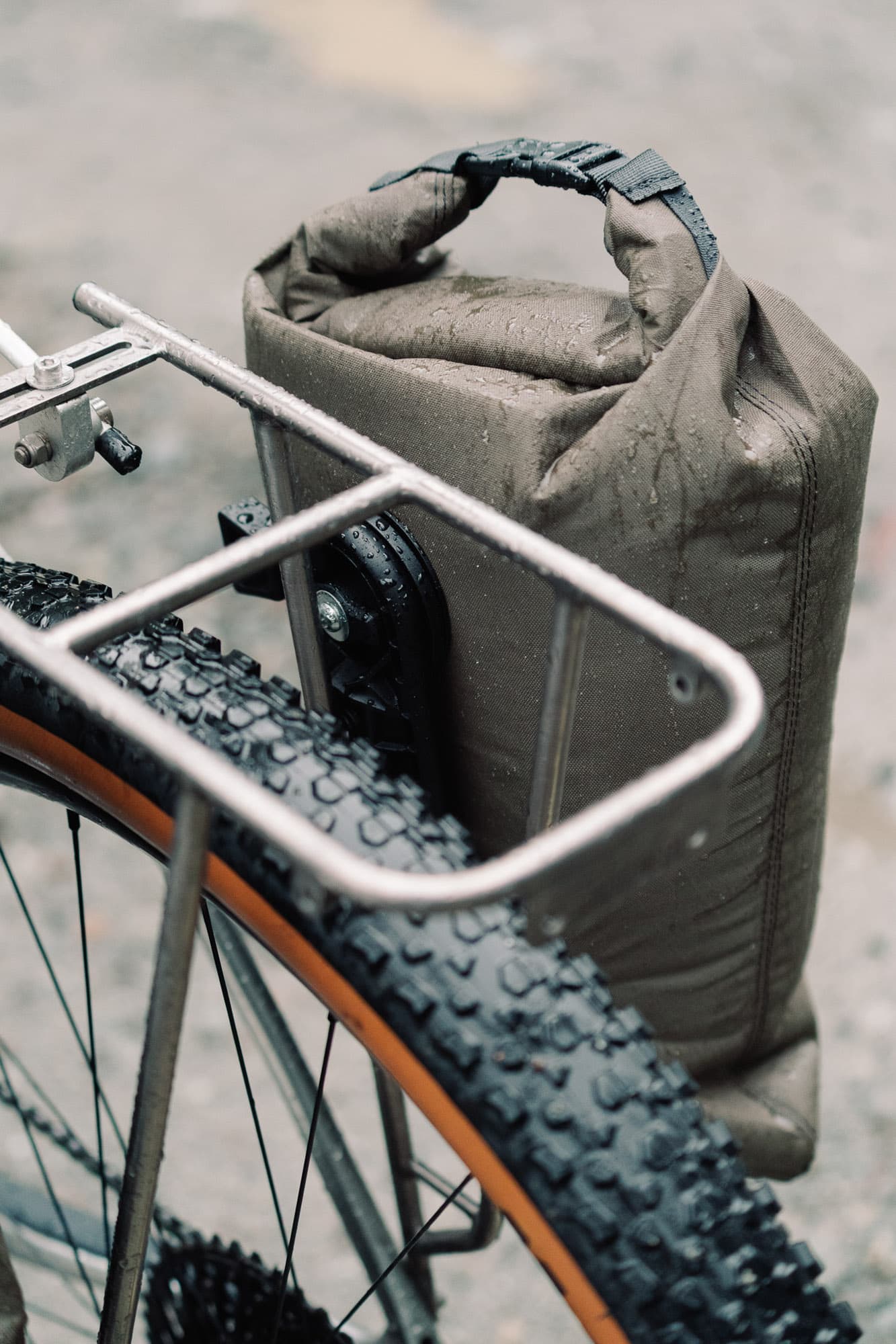 Forkpacker bag clamped into the FLiP cage mount.