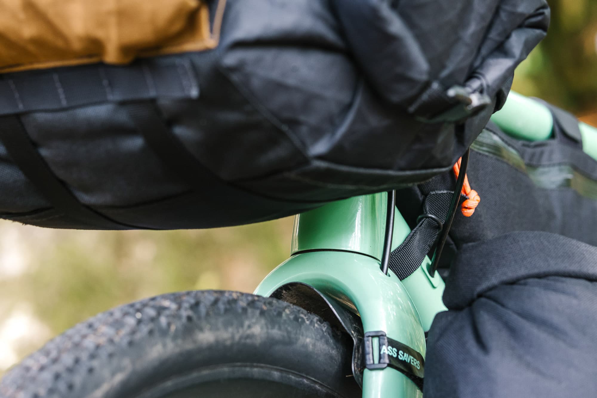 Front tire clearance with the Arkel Rollpacker Front.