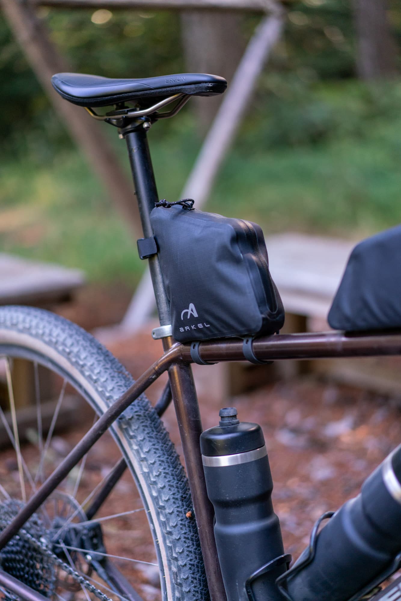 The Arkel rear bag mounted to the seatpost and top tube.