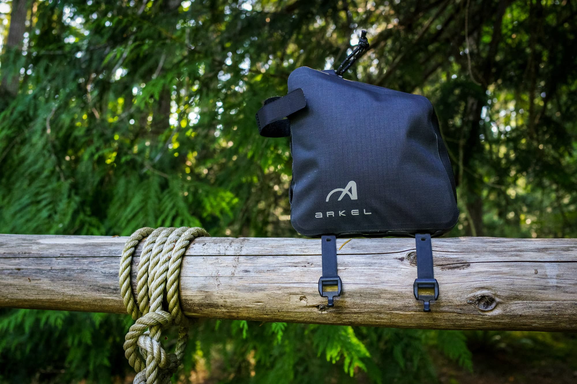 The Arkel rear bag's straps and hardware, off the bike.