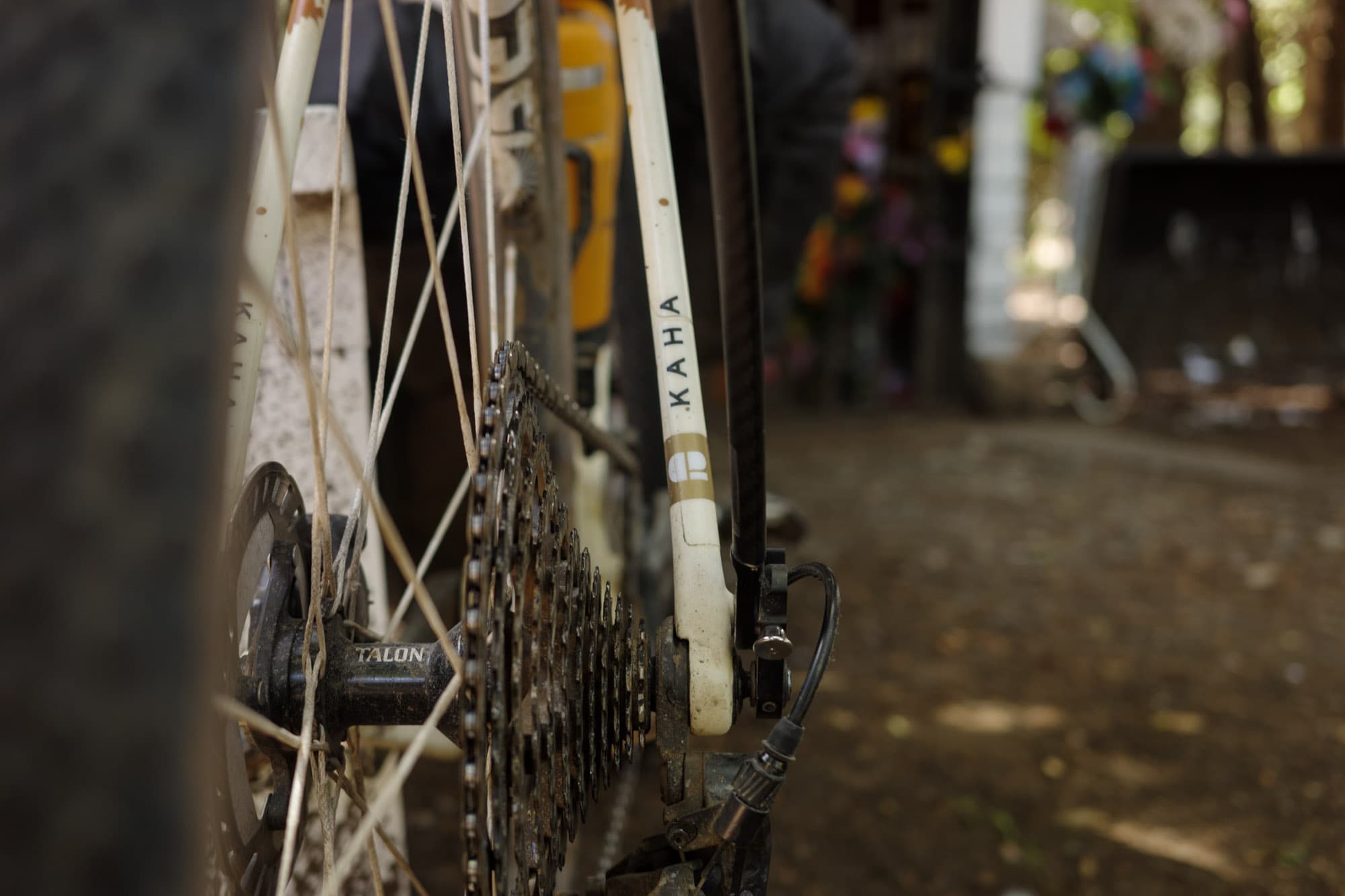 Dirty Chapter2 Kaha drivetrain detail after weeks of Patagonia gravel.