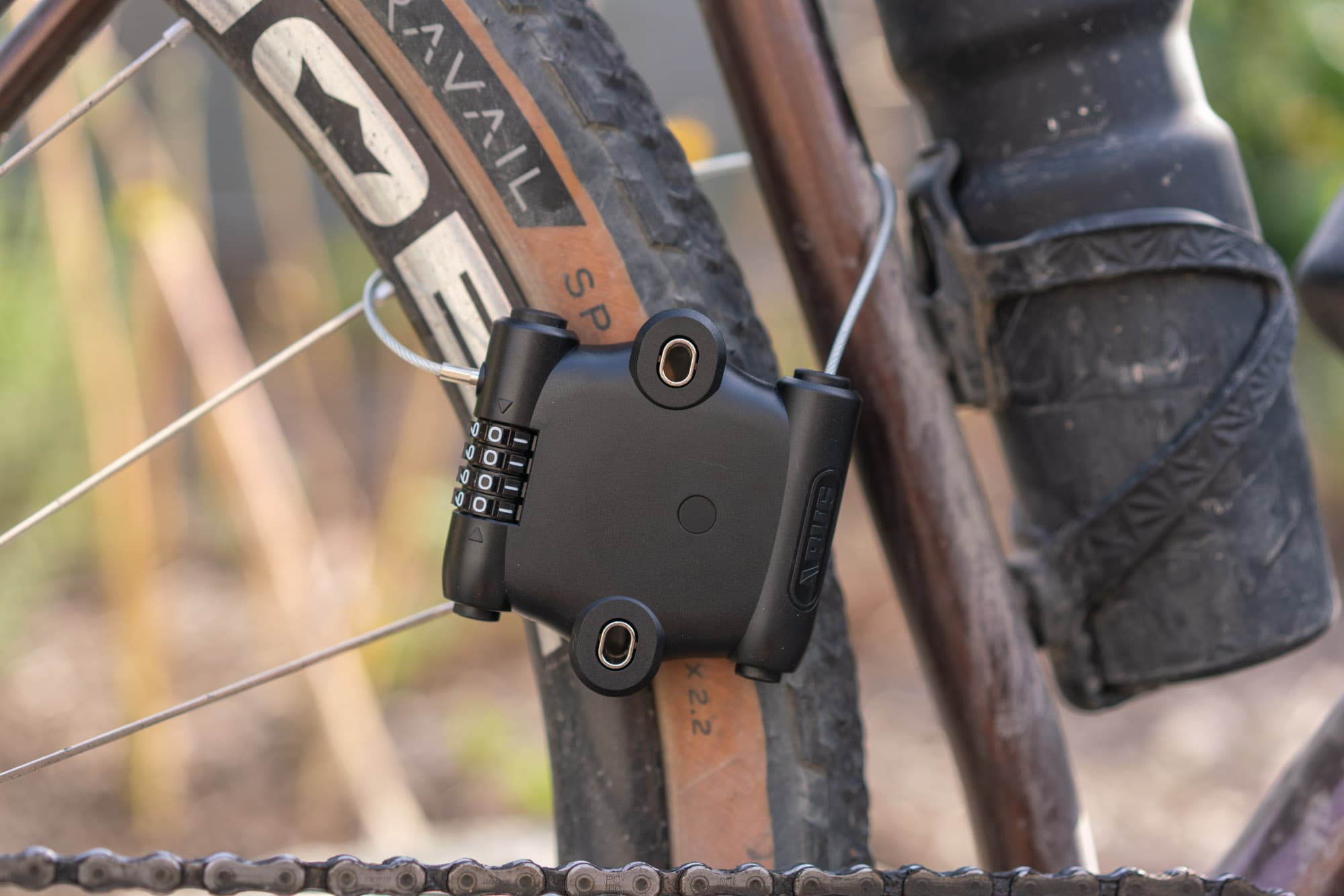abus sportflex 2504 cable locking the rear wheel