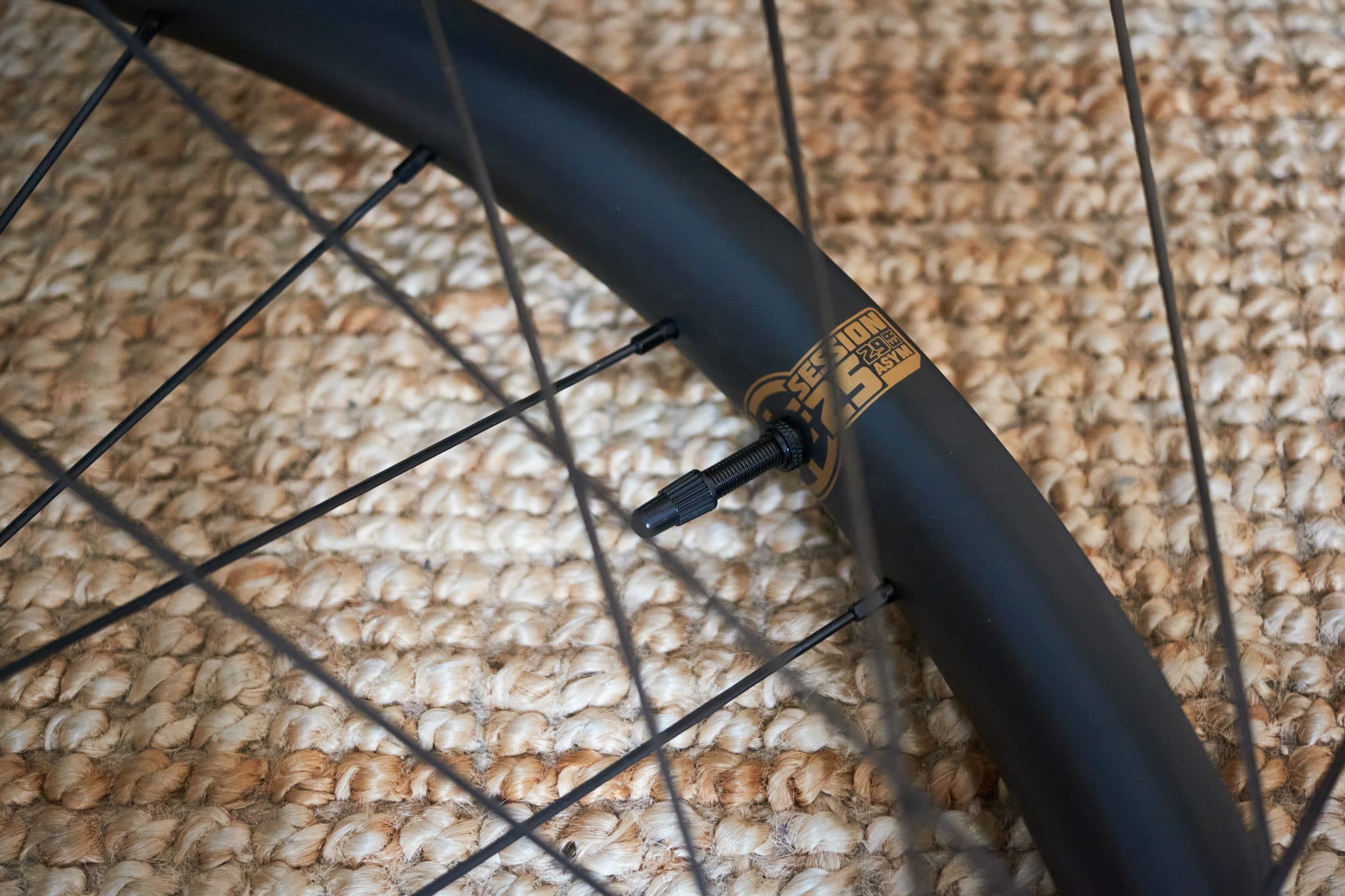 The Session25 rim decal and valve.