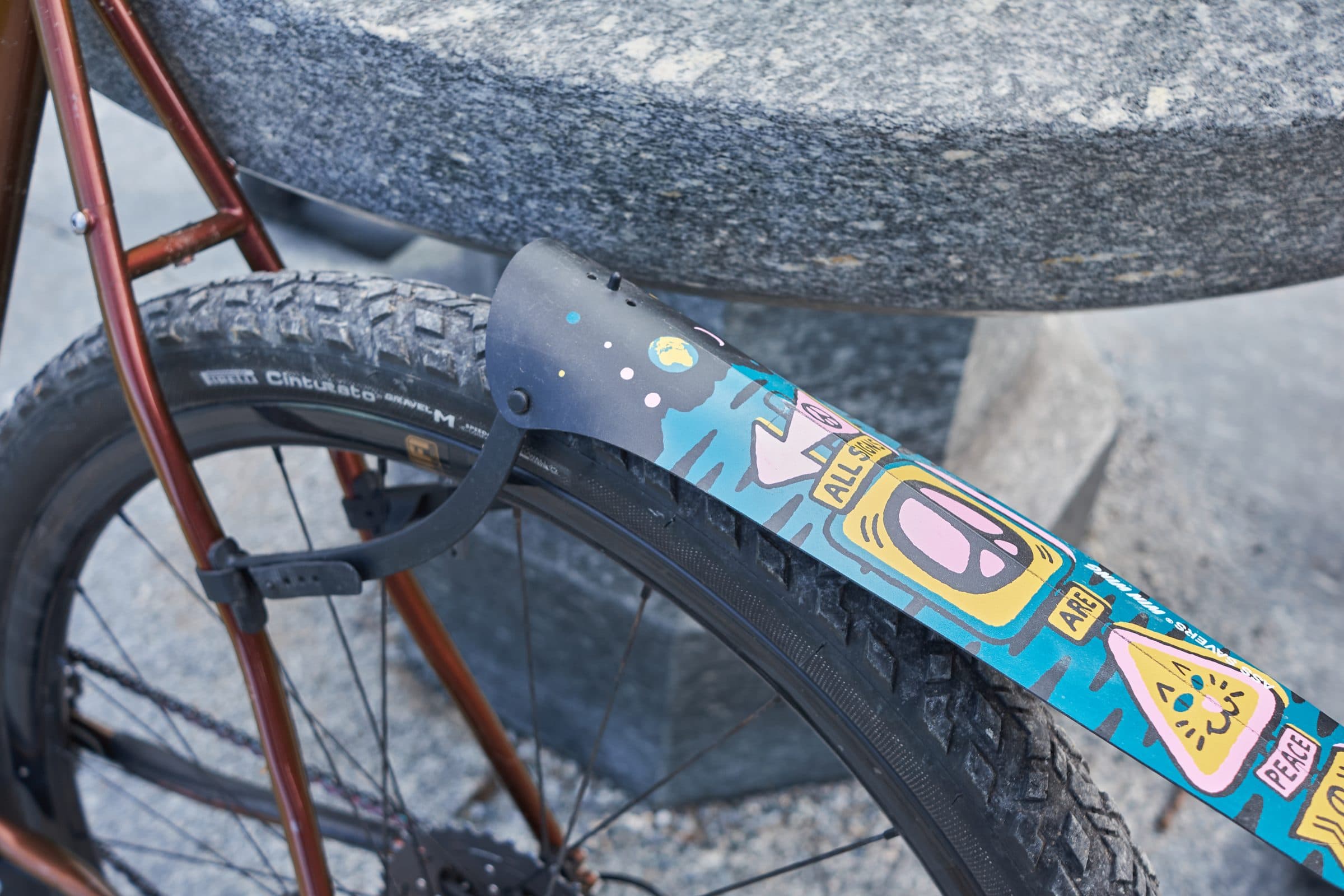 HiFi Session25 front wheel and decorated fork on Montañas Vacías.