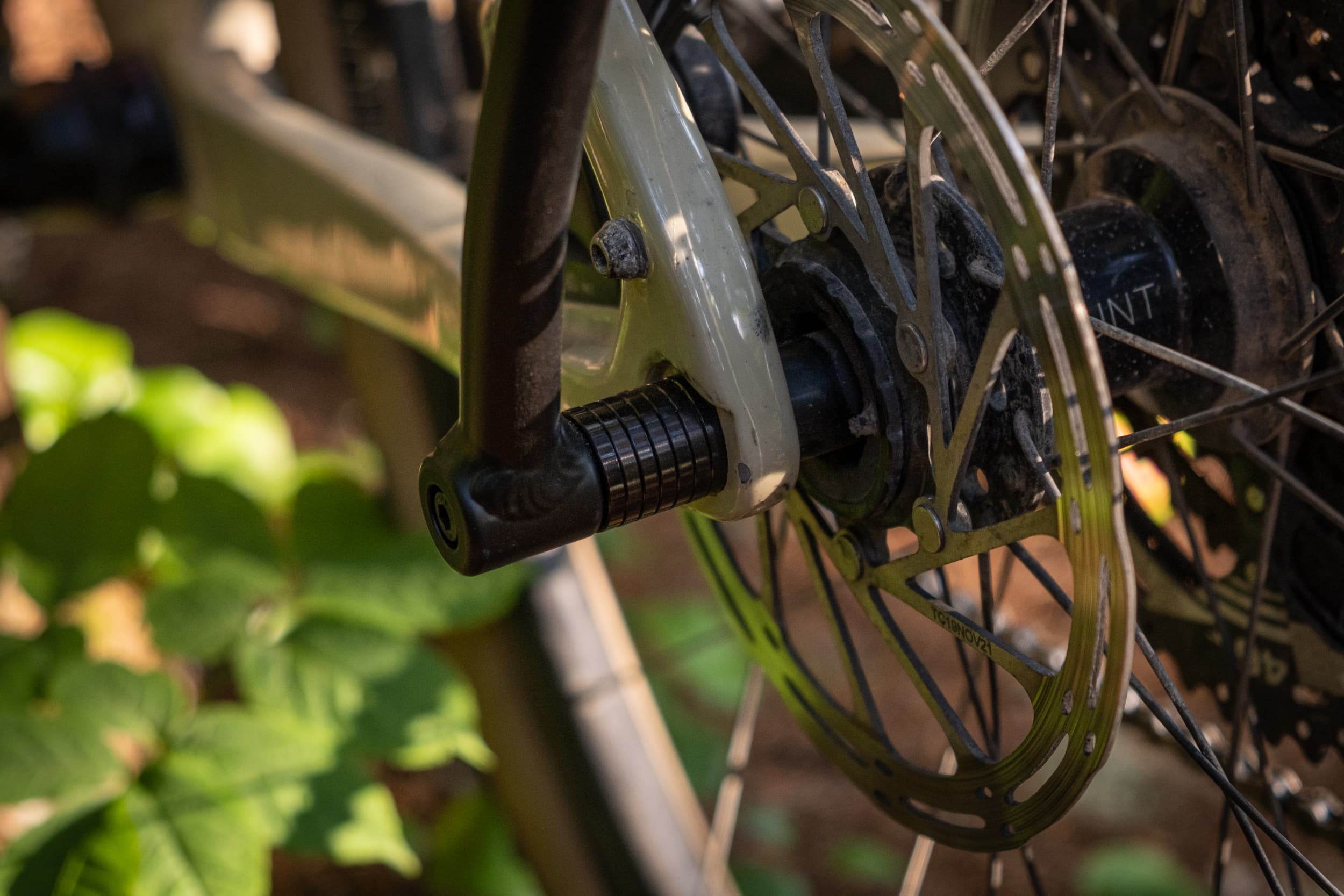 Switch Rack thru-axle and disc rotor clearance.