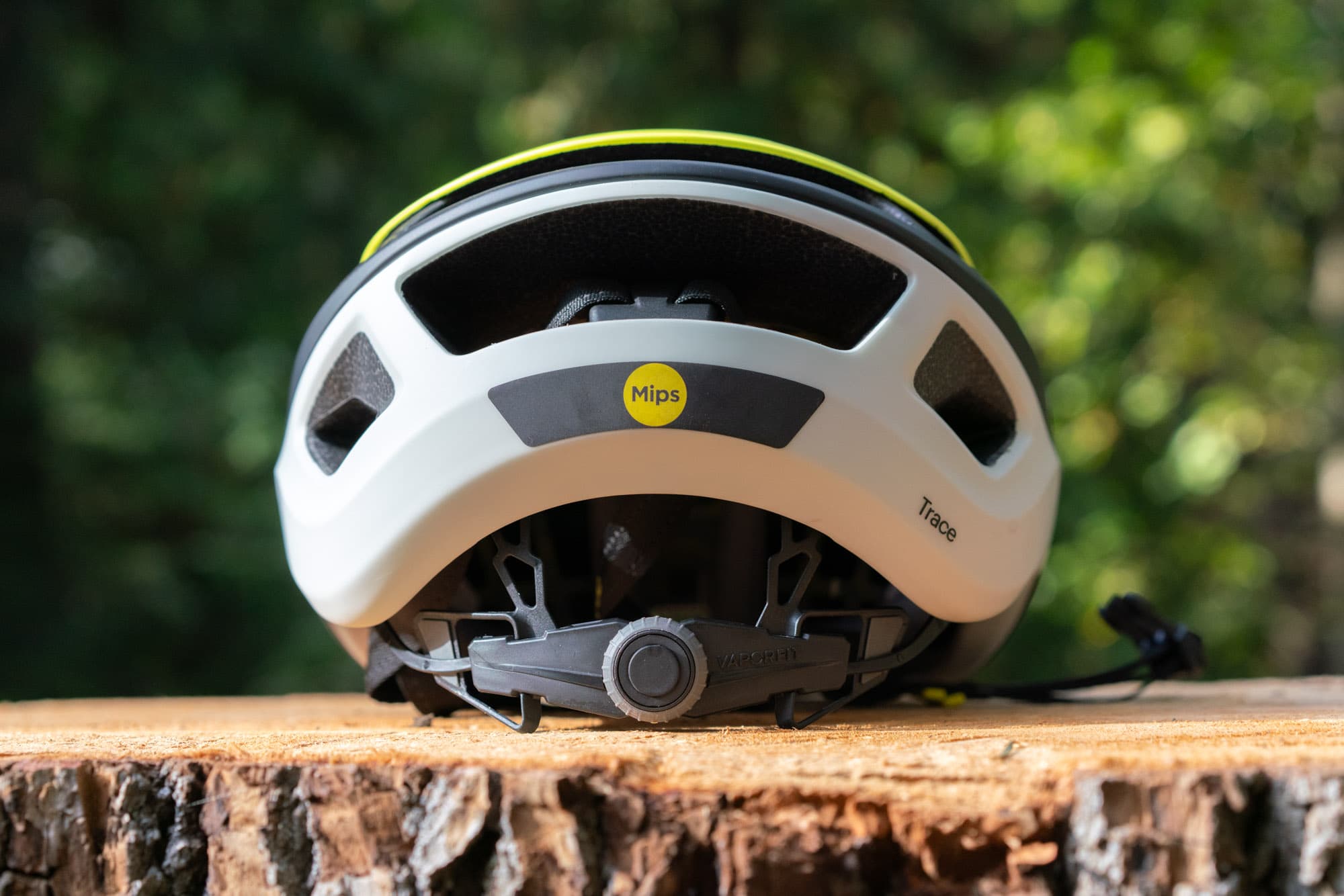 Rear view of the Smith Trace with the MIPS badge and VaporFit dial.