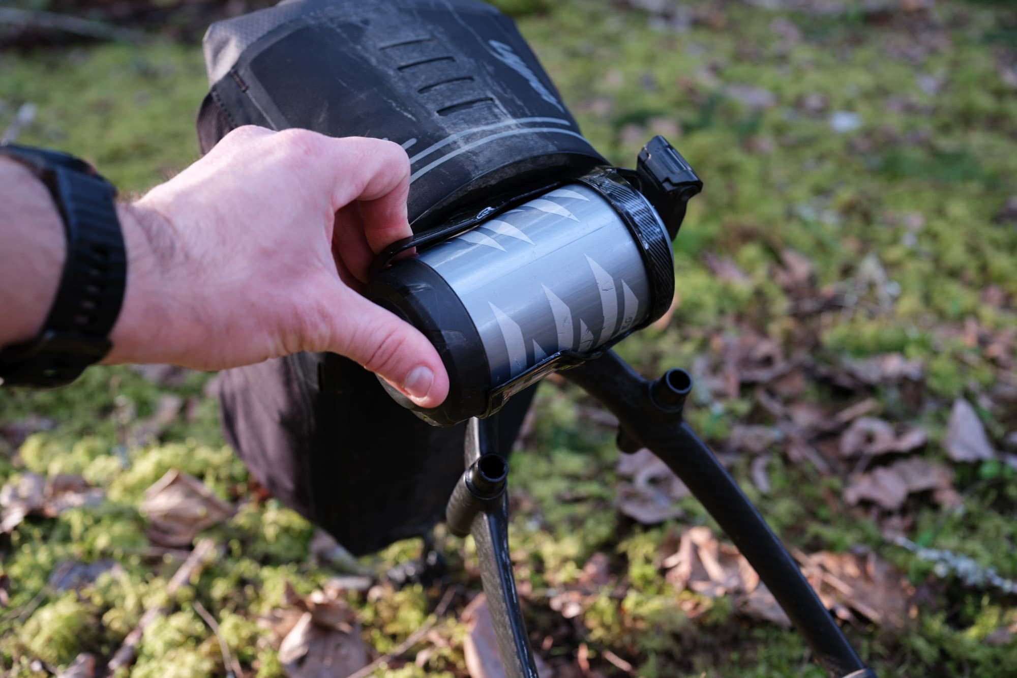 This is how the bottle holder works.