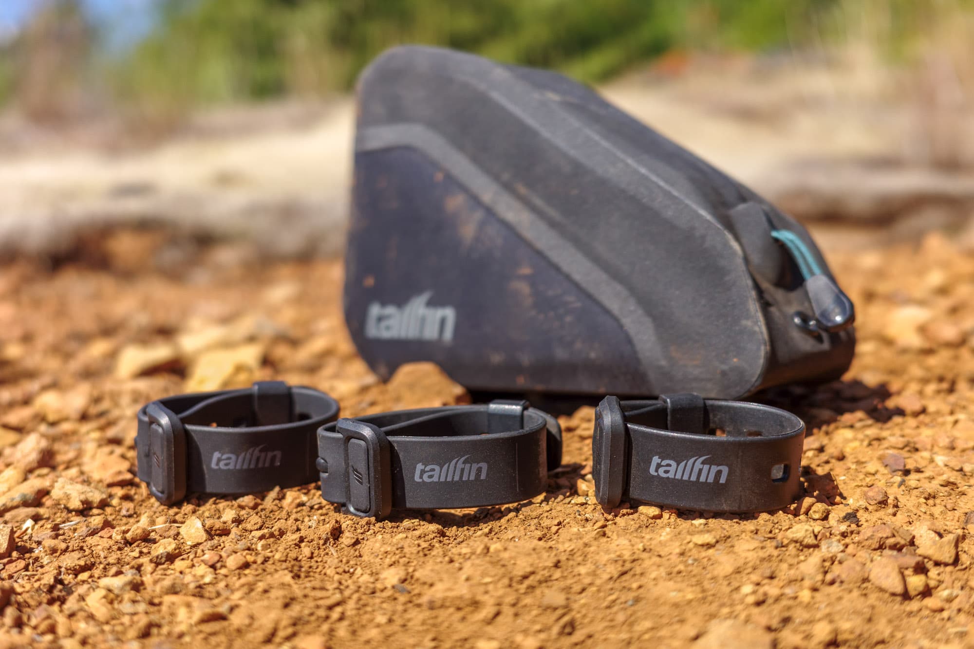 Tailfin Rear Top Tube Bag rubber straps.