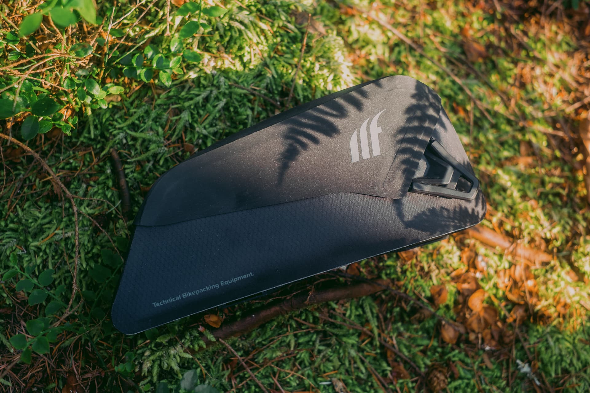 Tailfin Top Tube Pack: Flipping Awesome