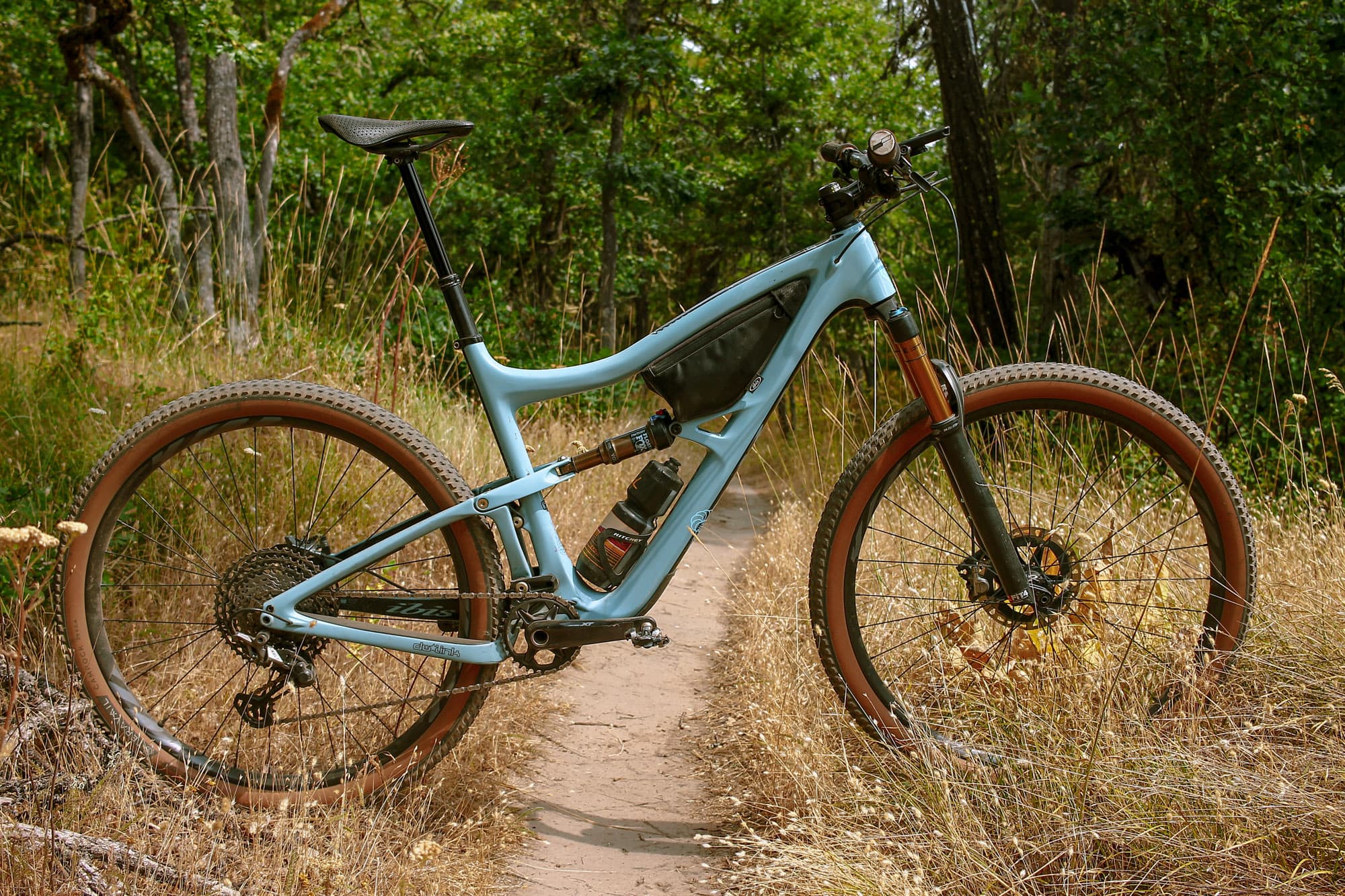 Rons Ibis ready to roll with the Teravail Camrocks.