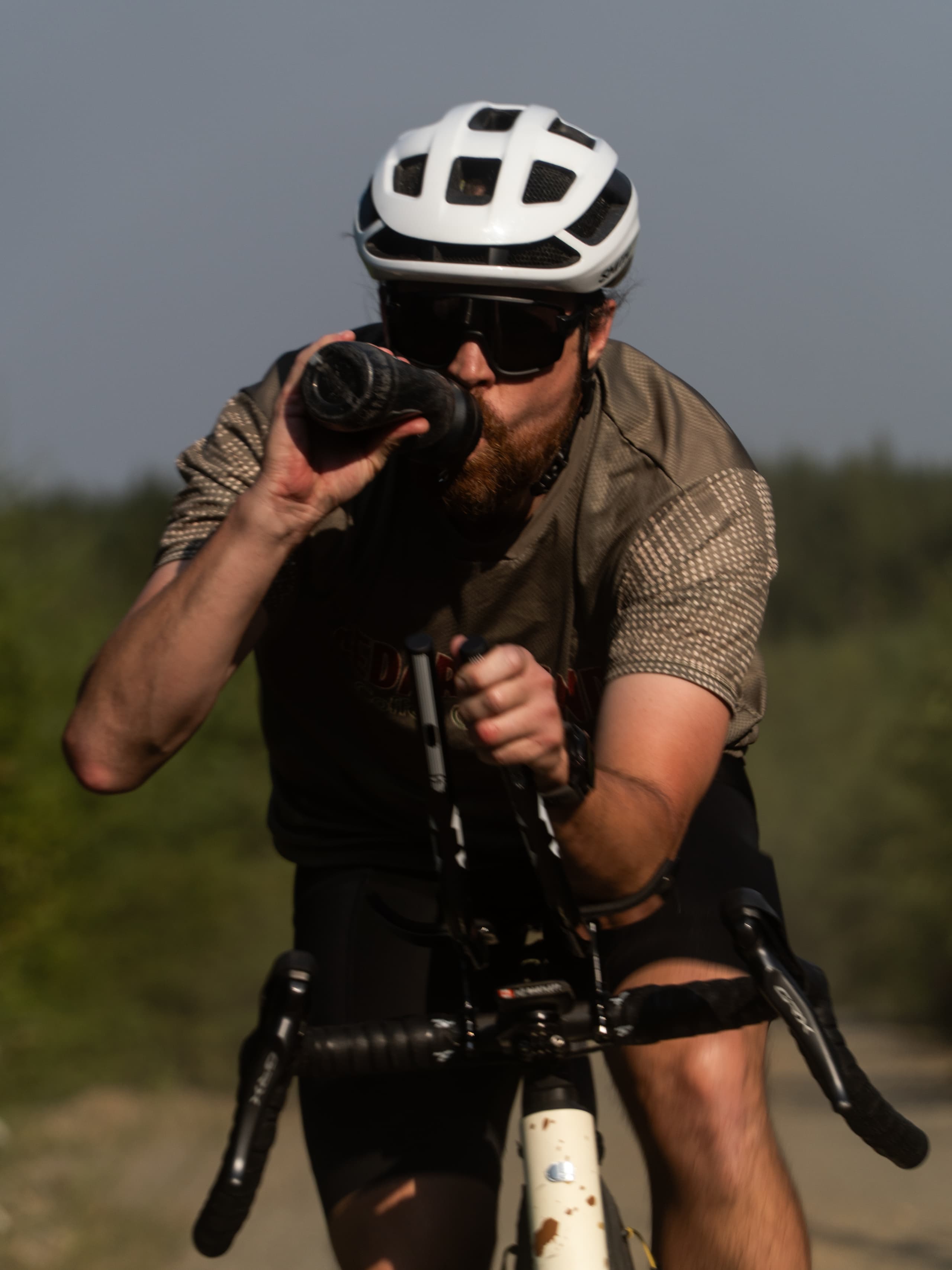 A drink break mid-ride.