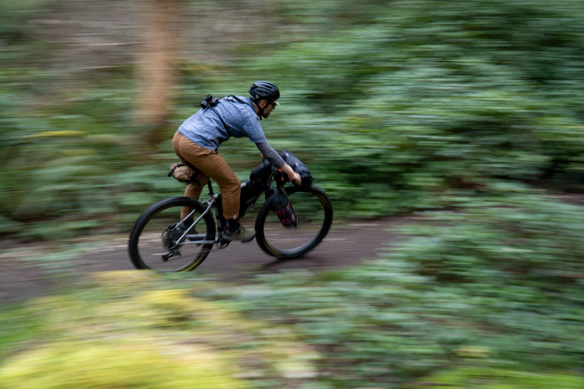 Barry shreds the forest with a full bikepacking setup.