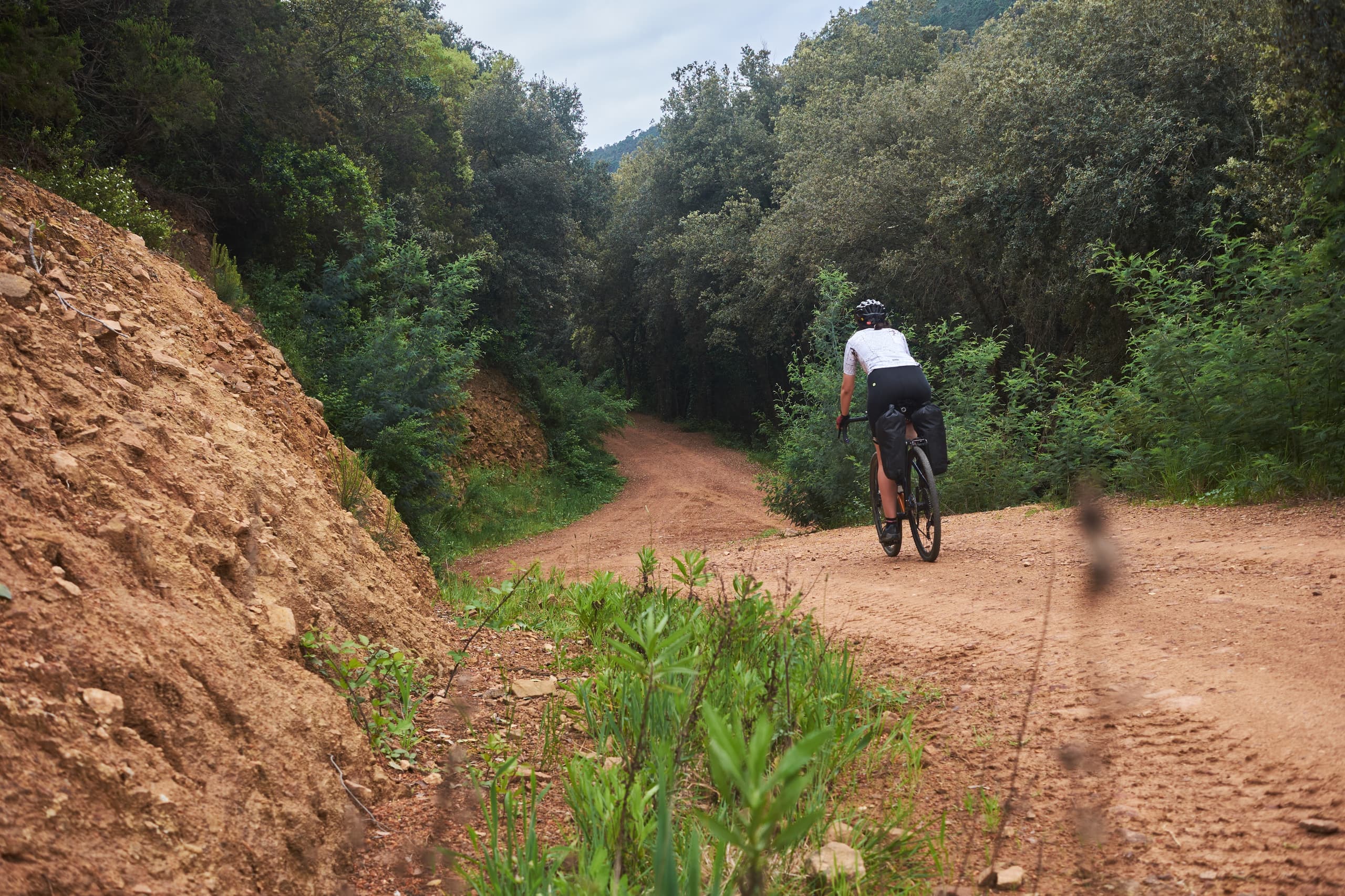 Riding red dirt through the Estérel forest