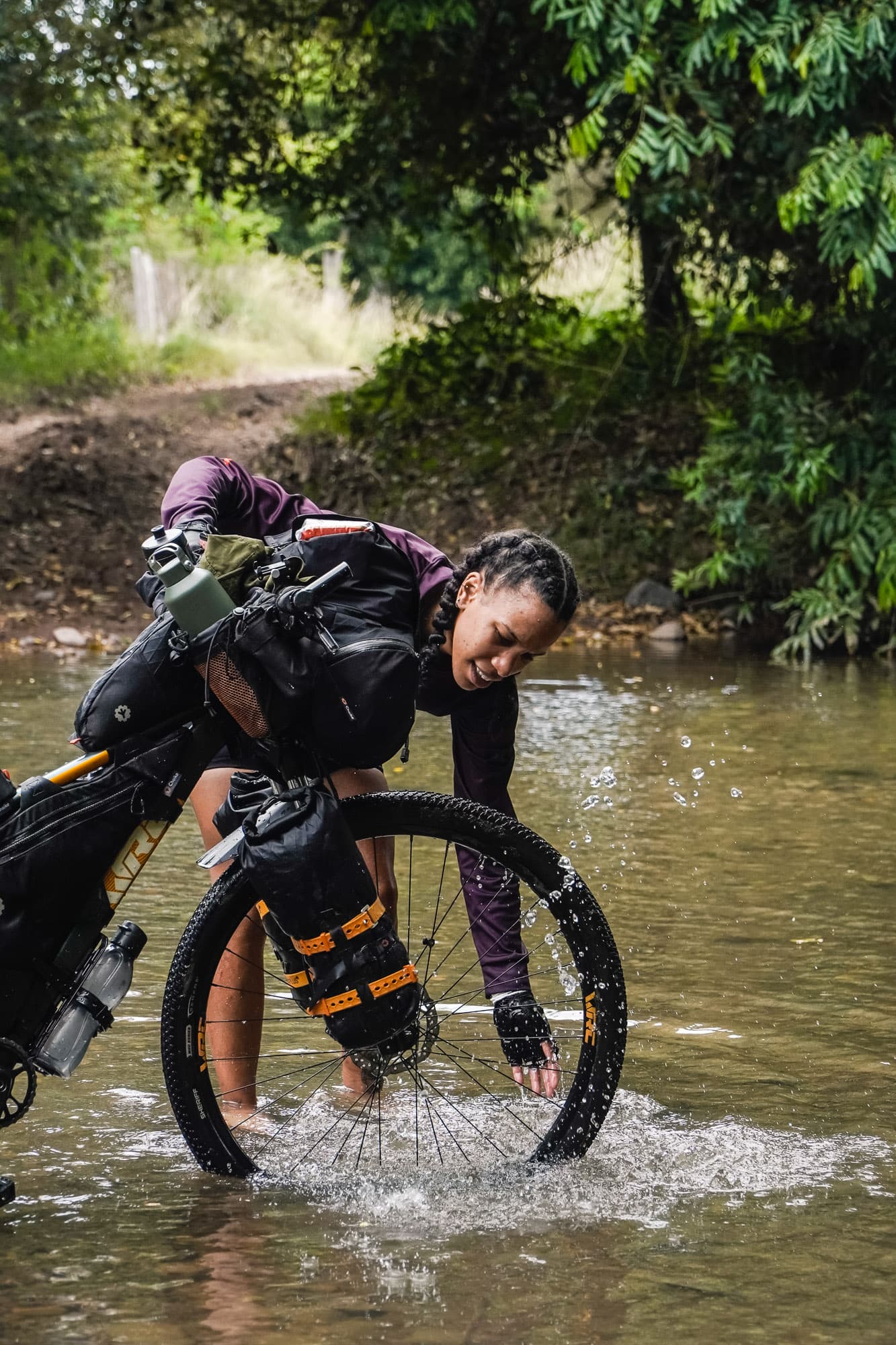 isabelle washes bike